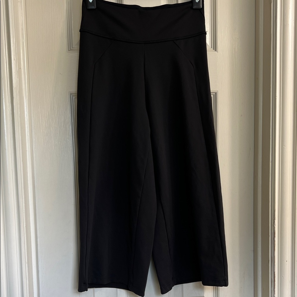 Patagonia Capris Women Small Black Wide Leg
